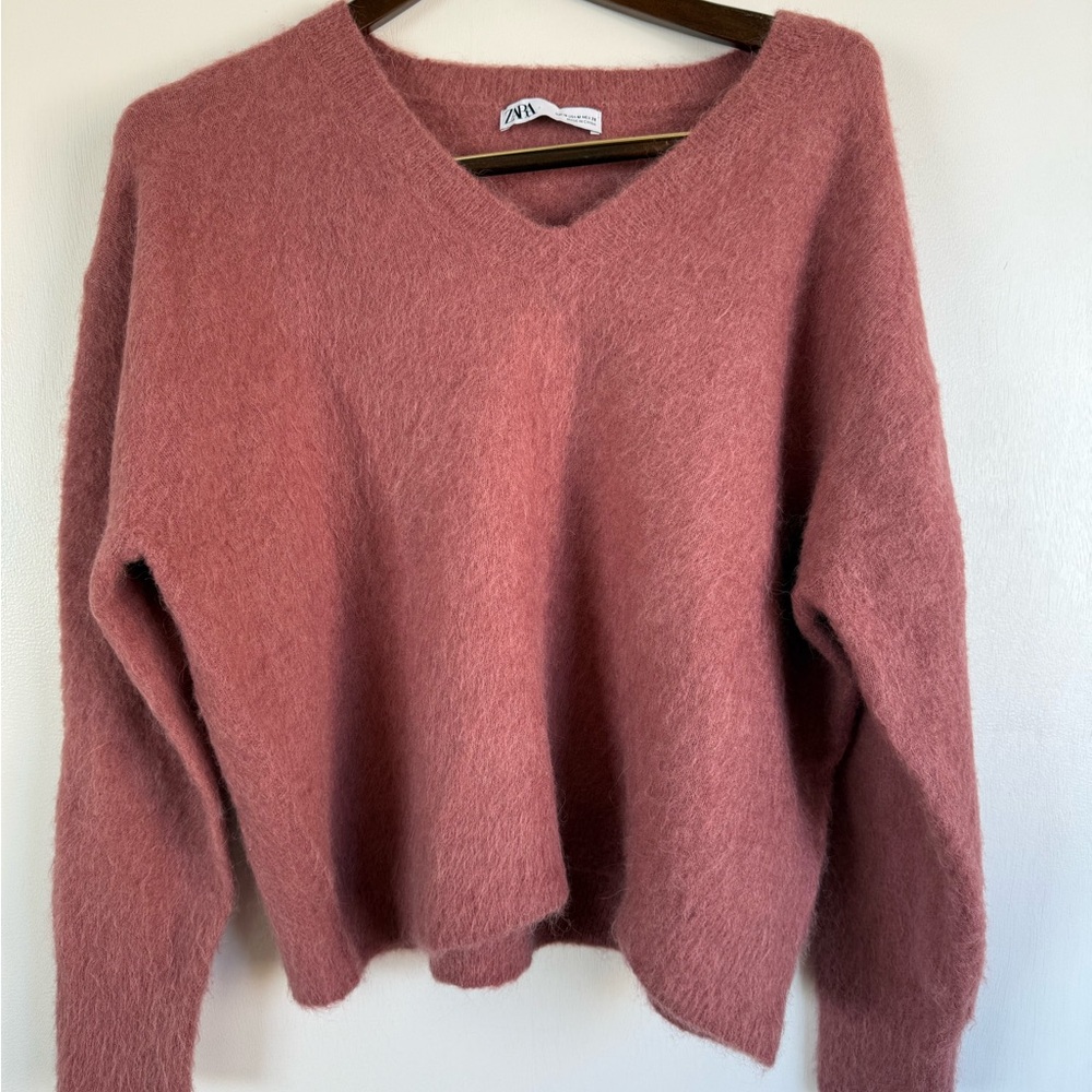 Zara Women's Dusty Rose V-Neck Sweater